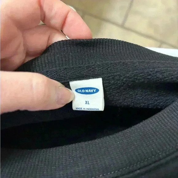 Old Navy black sweatshirt tunic top. Size XL. Perfect for winter! - Picture 3 of 4